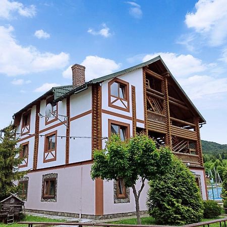 Hirskyy Svitanok Migovo Luaran gambar
