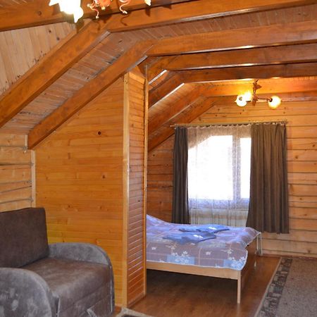 Hirskyy Svitanok Migovo Luaran gambar