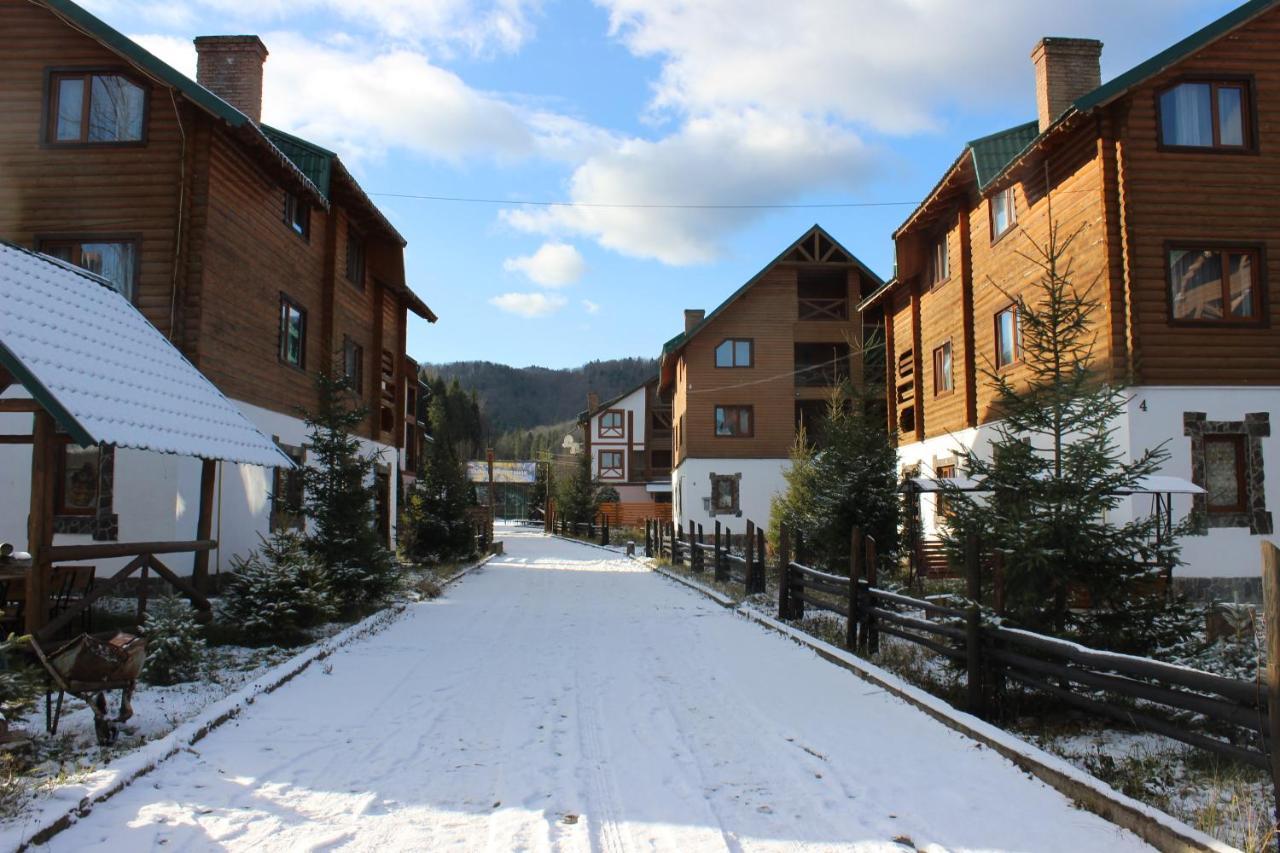 Hirskyy Svitanok Migovo Luaran gambar