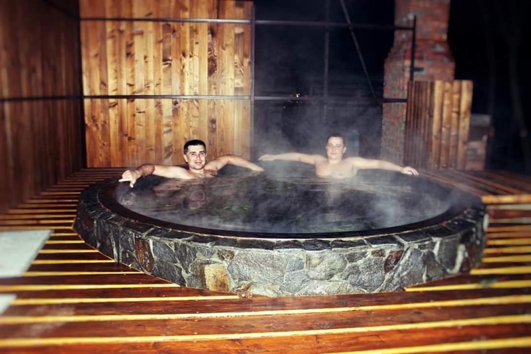 Hirskyy Svitanok Migovo Luaran gambar