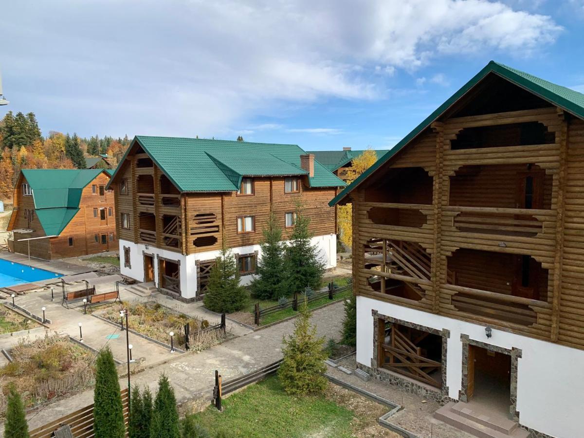 Hirskyy Svitanok Migovo Luaran gambar