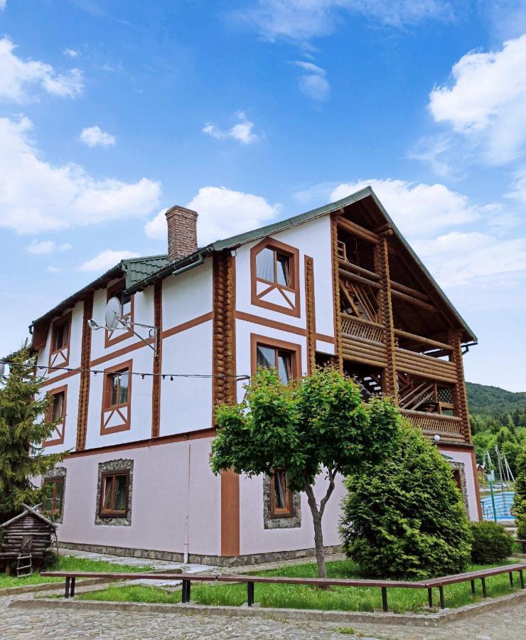 Hirskyy Svitanok Migovo Luaran gambar