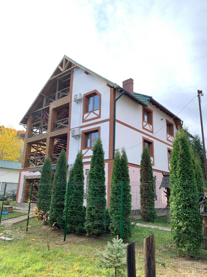 Hirskyy Svitanok Migovo Luaran gambar