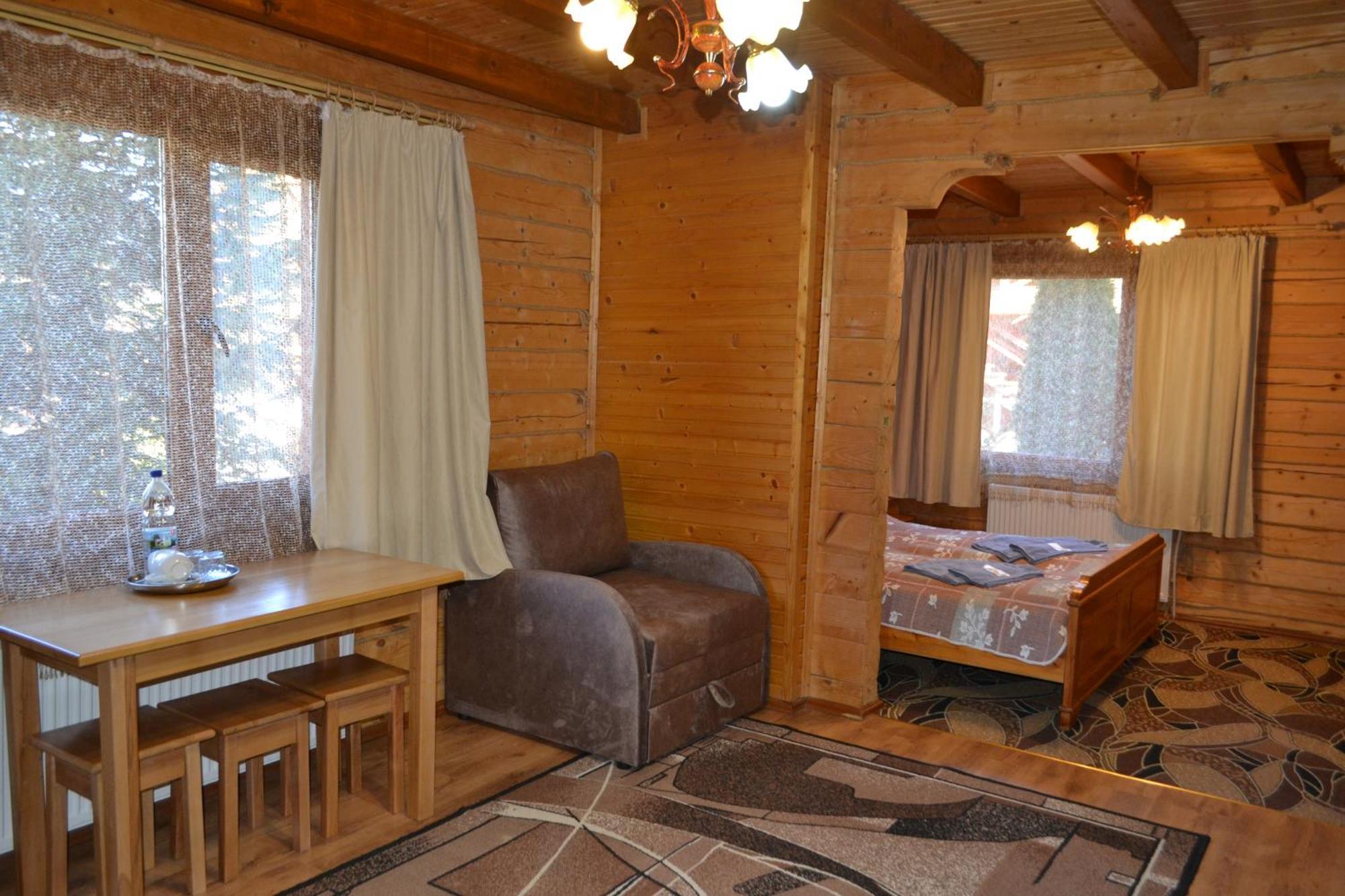 Hirskyy Svitanok Migovo Luaran gambar