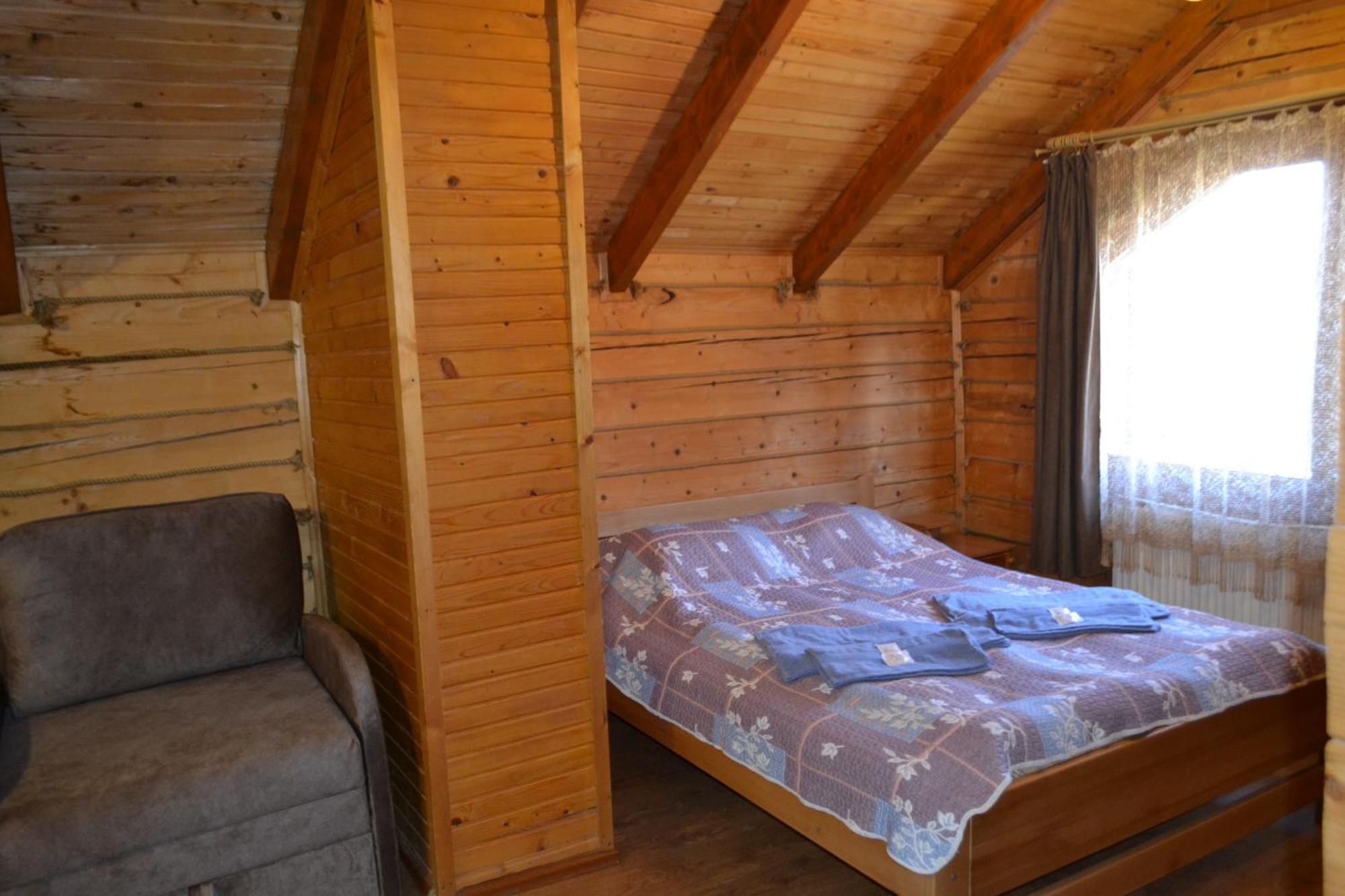 Hirskyy Svitanok Migovo Luaran gambar